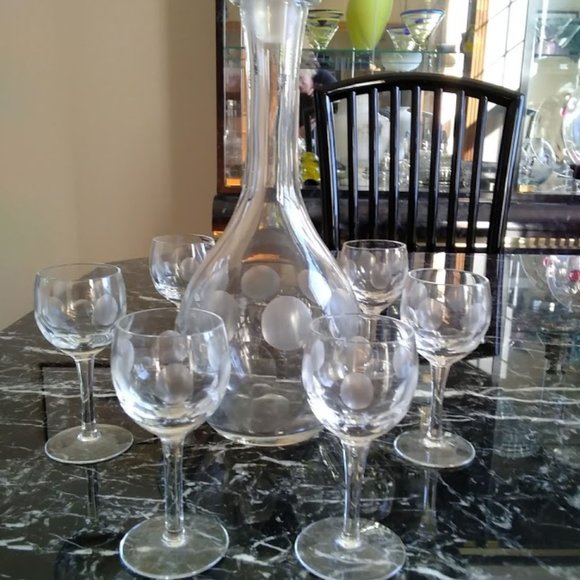 Vintage Mid Century Etched Glass Decanter/Glasses - Picture 7 of 10